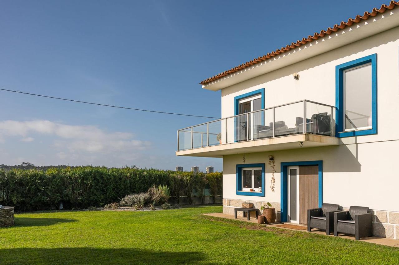 Beachfront Villa In Esposende Exterior photo
