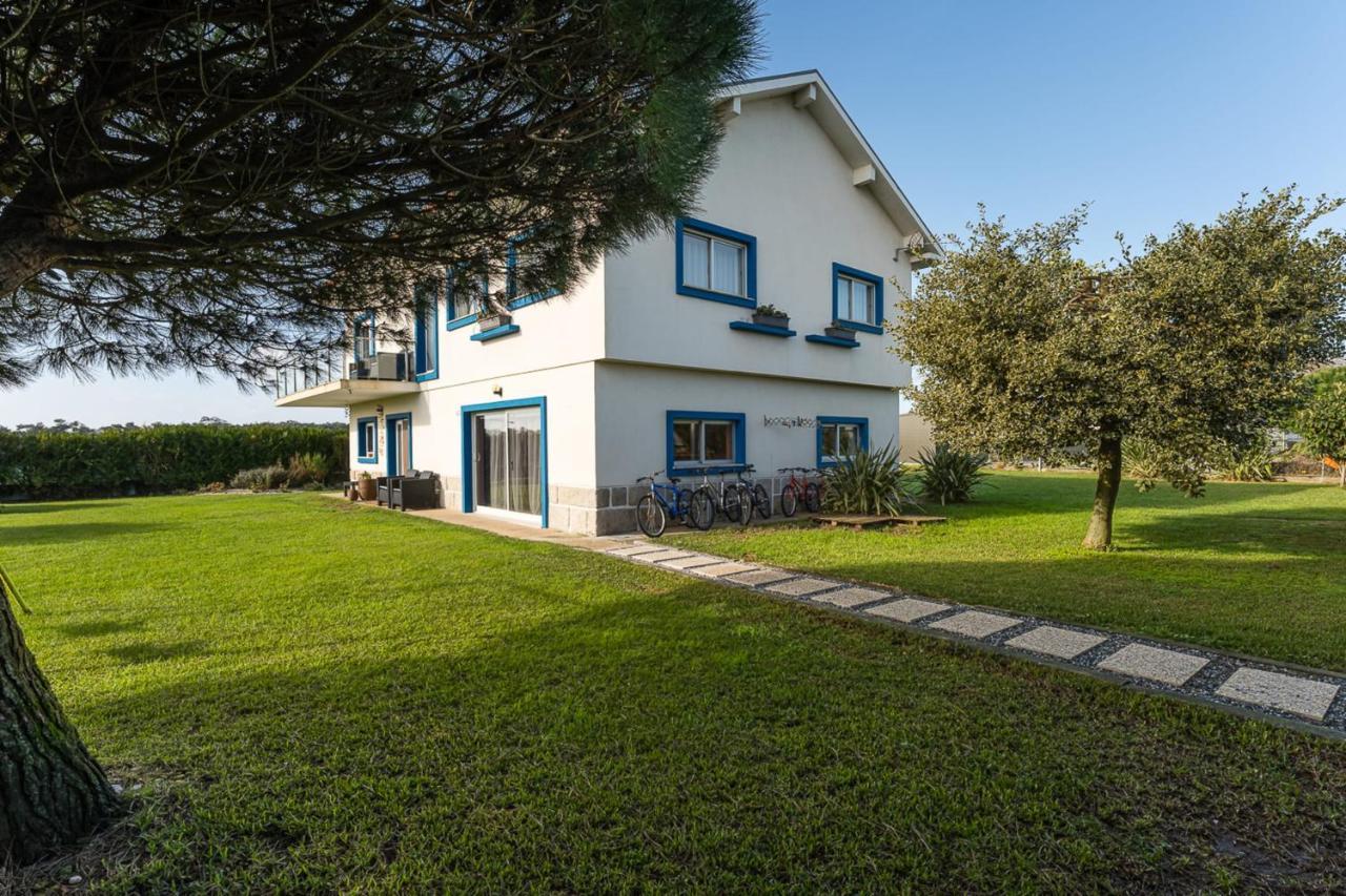 Beachfront Villa In Esposende Exterior photo